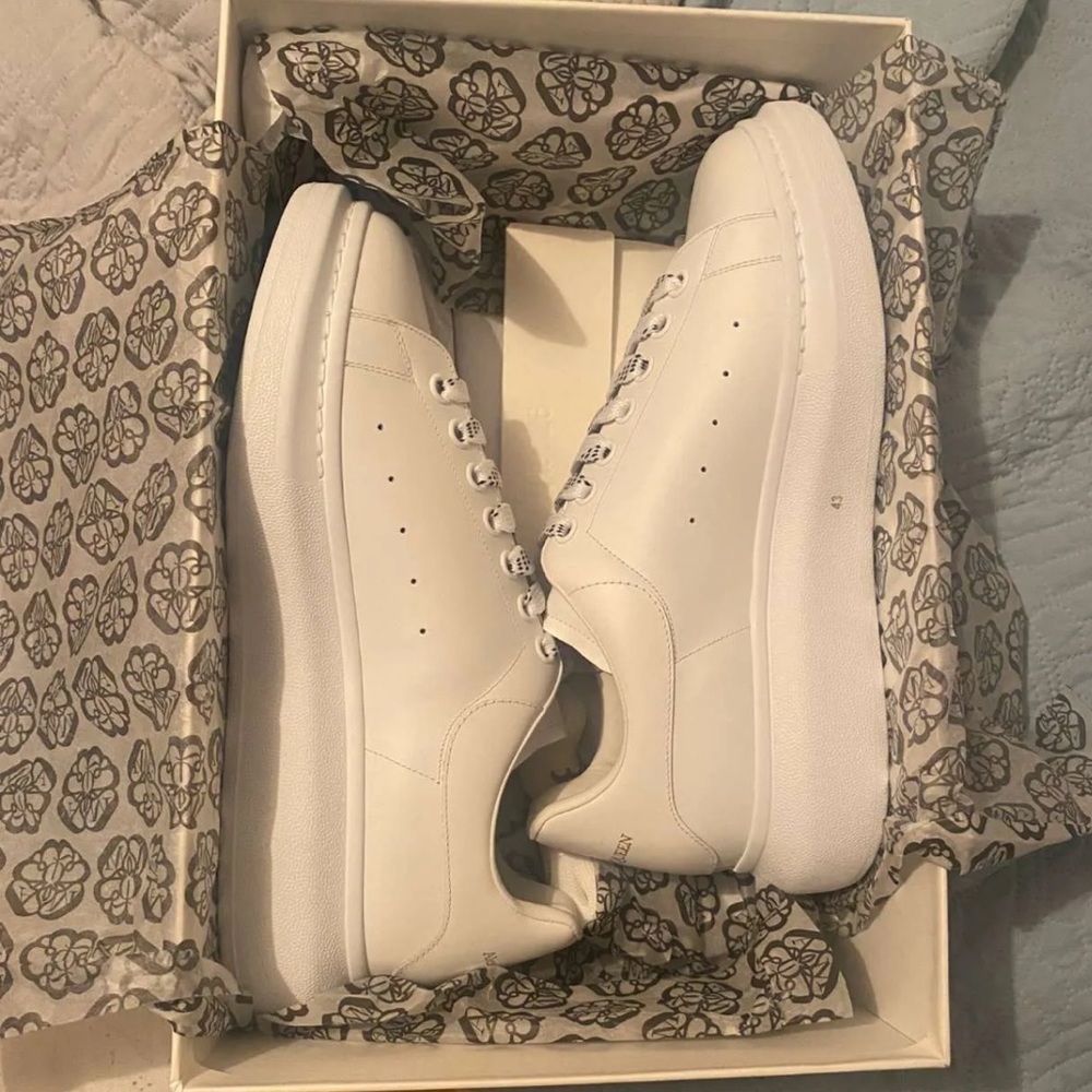 ALEXANDER MCQUEEN